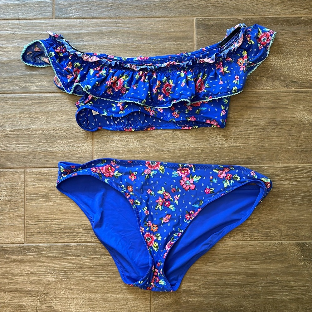 BRAND NEW NEVER WORN VERA BRADLEY SWIMWEAR